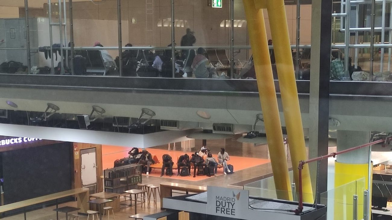 Chaos Erupts at Madrid Airport: Mauritanian Immigrants Protest Rejected Asylum Claims