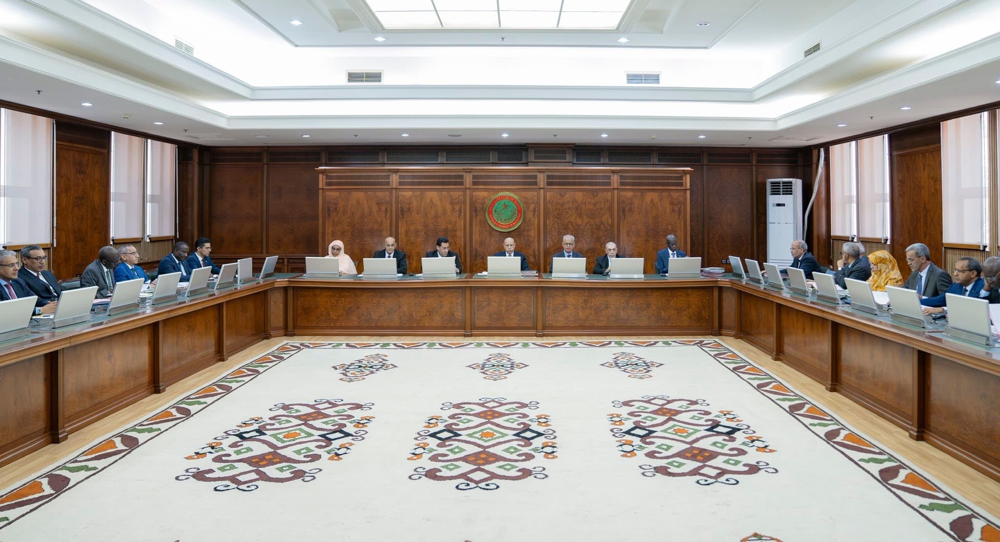 الرئاسة والمالية والتربية.. الحكومة تجري تعيينات جديدة