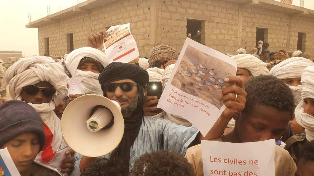محتجون في تينزواتن يتهمون الجيش المالي باستخدام ذخائر عنقودية