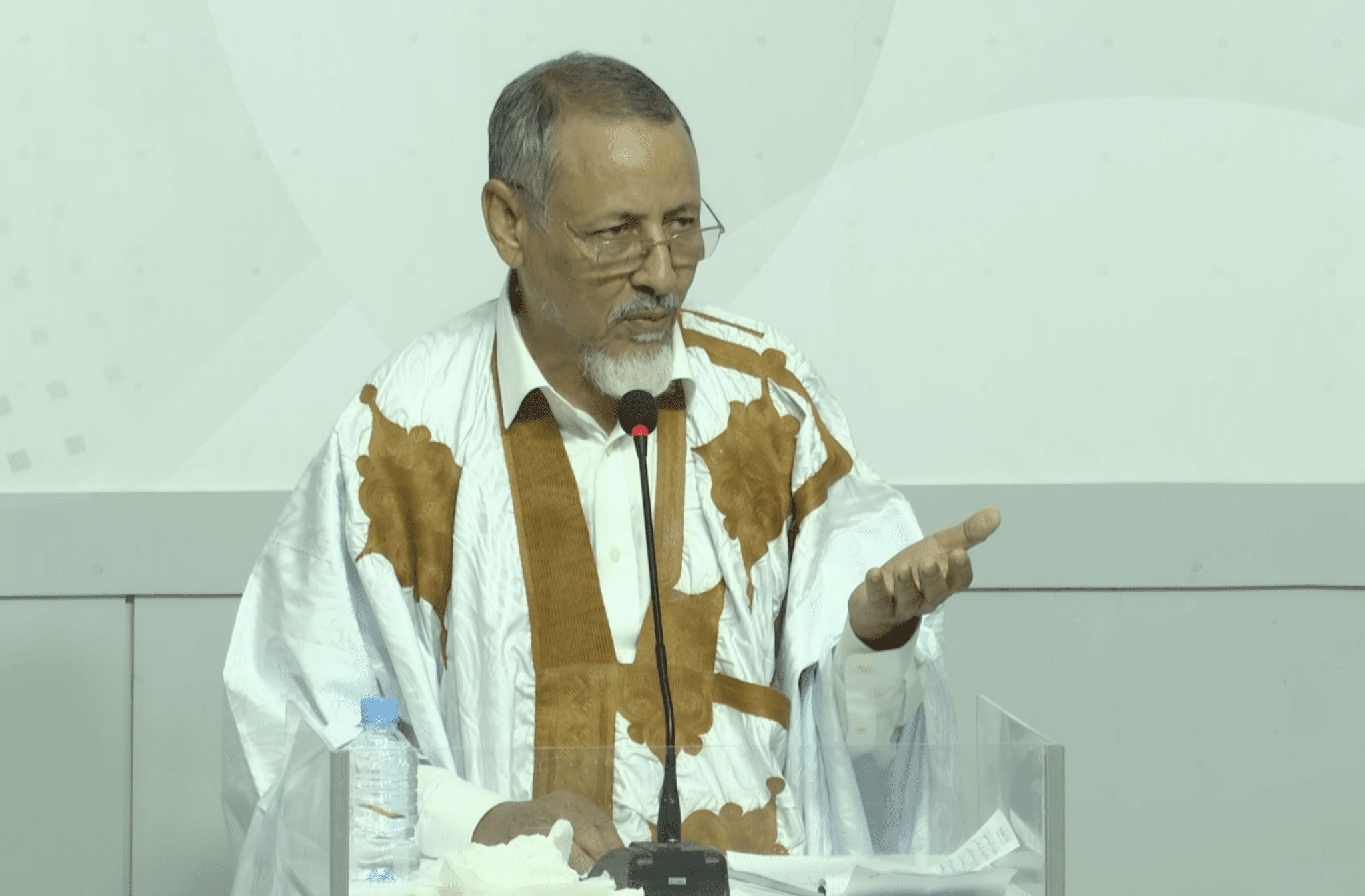 ولد امباله: بعض السجناء السلفيين يرفضون الحوار والدولة لا تفرض مراجعات فكرية