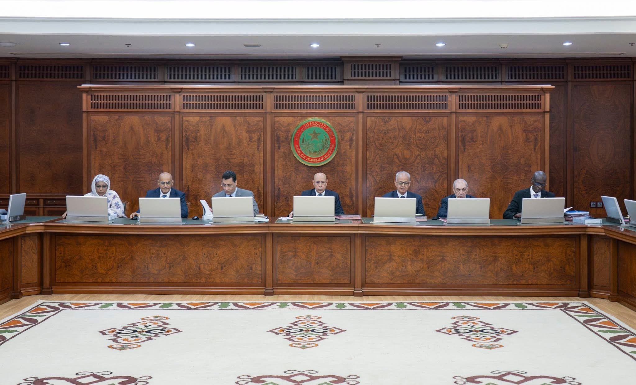 تشمل ستة مراكز استطباب.. الحكومة تجري تعيينات في قطاع الصحة