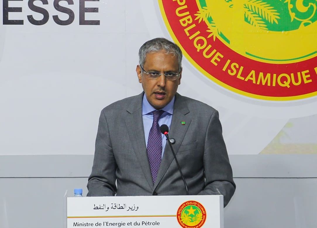 وزير الطاقة: أزمة البنزين تعود لرفض شحنة غير مطابقة.. والشحنة البديلة وصلت