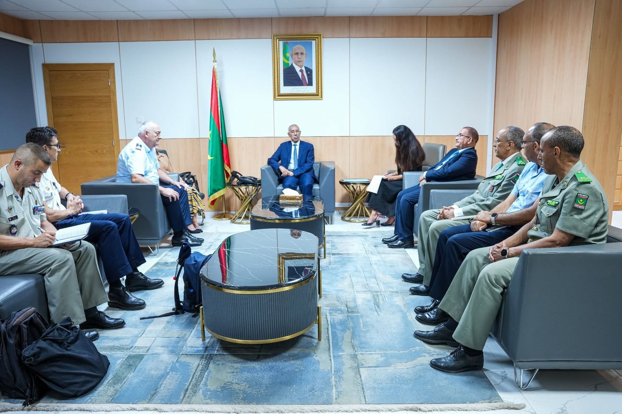 وزير الدفاع يبحث مع وفد من “الناتو” تعزيز التعاون العسكري